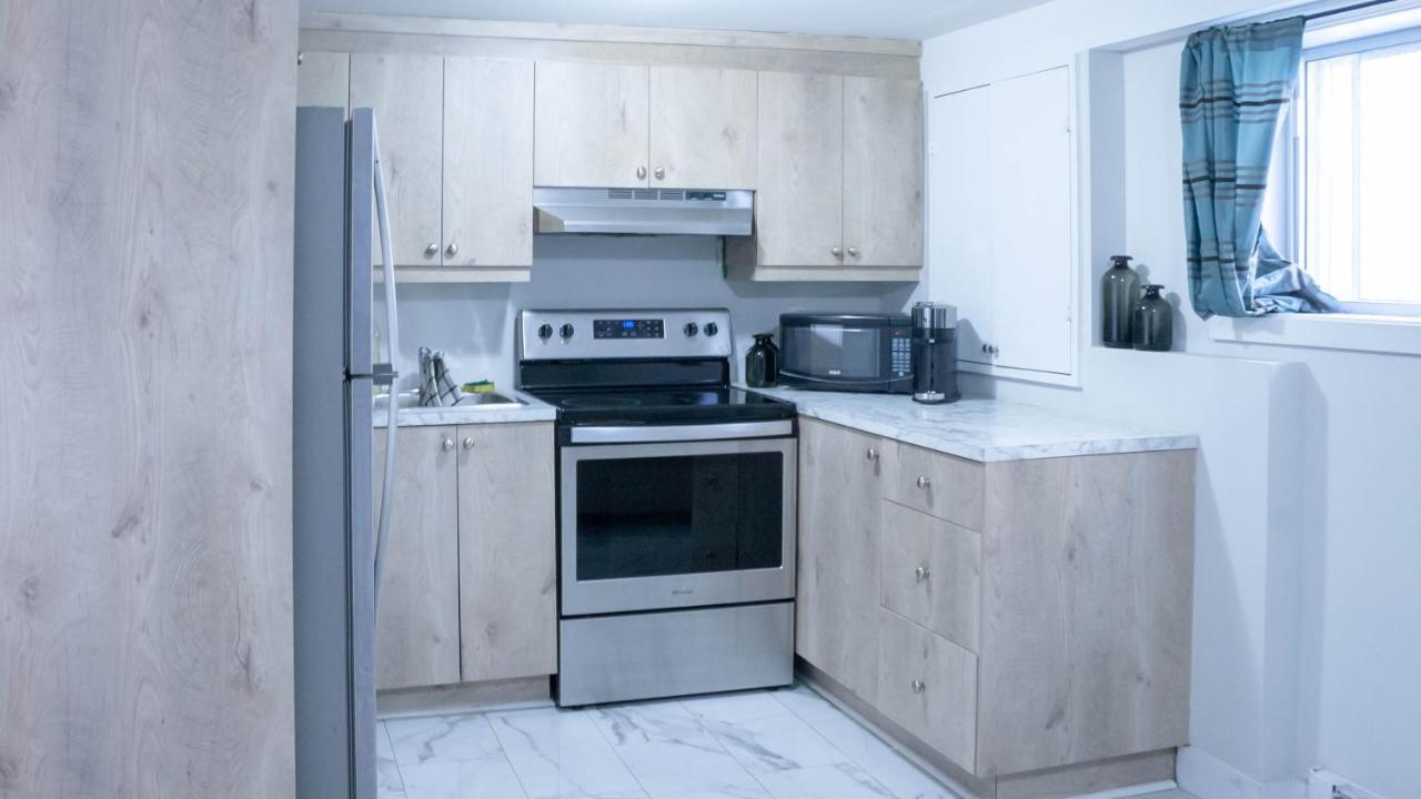 Apartamento Lovely 1-Br W Sofa Bed In The Heart Of Ndg Montreal Exterior foto