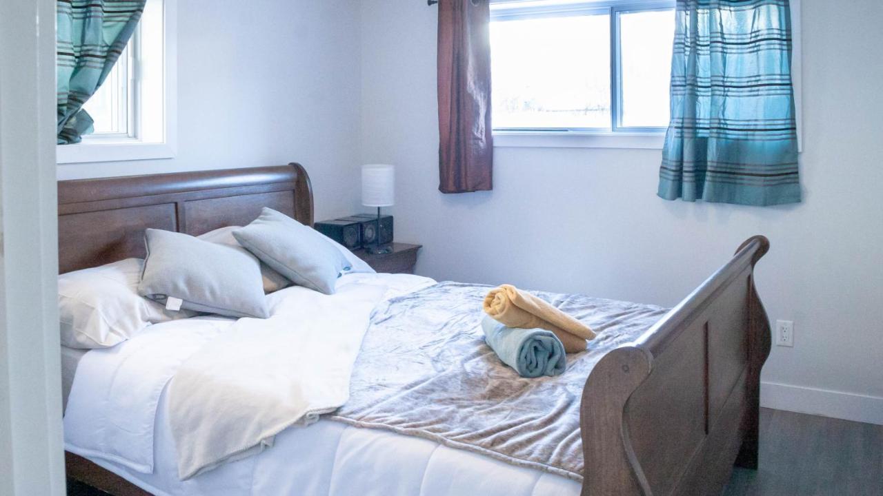 Apartamento Lovely 1-Br W Sofa Bed In The Heart Of Ndg Montreal Exterior foto